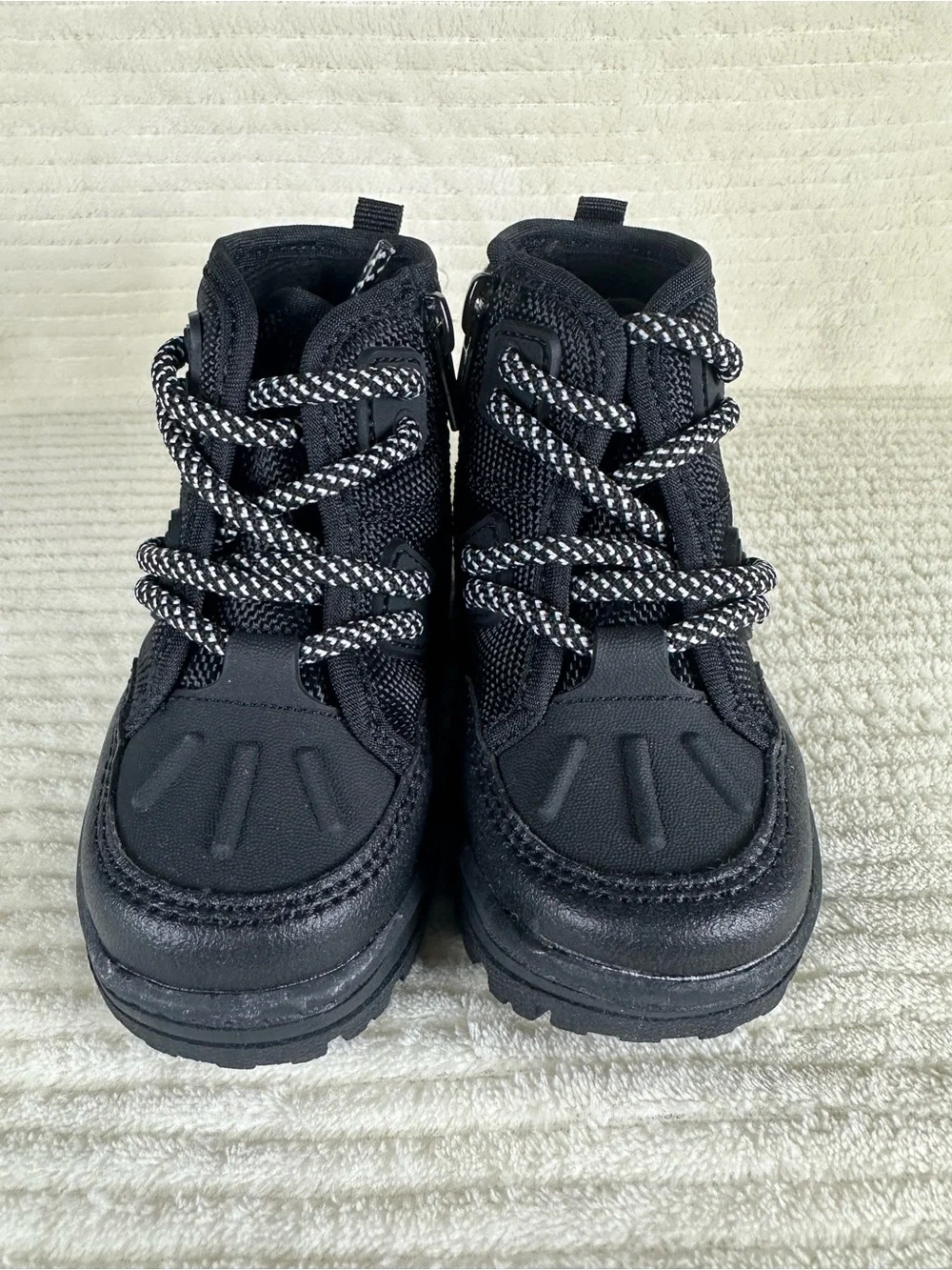 Carters Toddler Boys Black Burma Hiking Boots NWT Size Toddler 5
